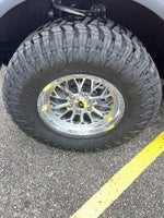 2024 Bronco Thumbnail 5