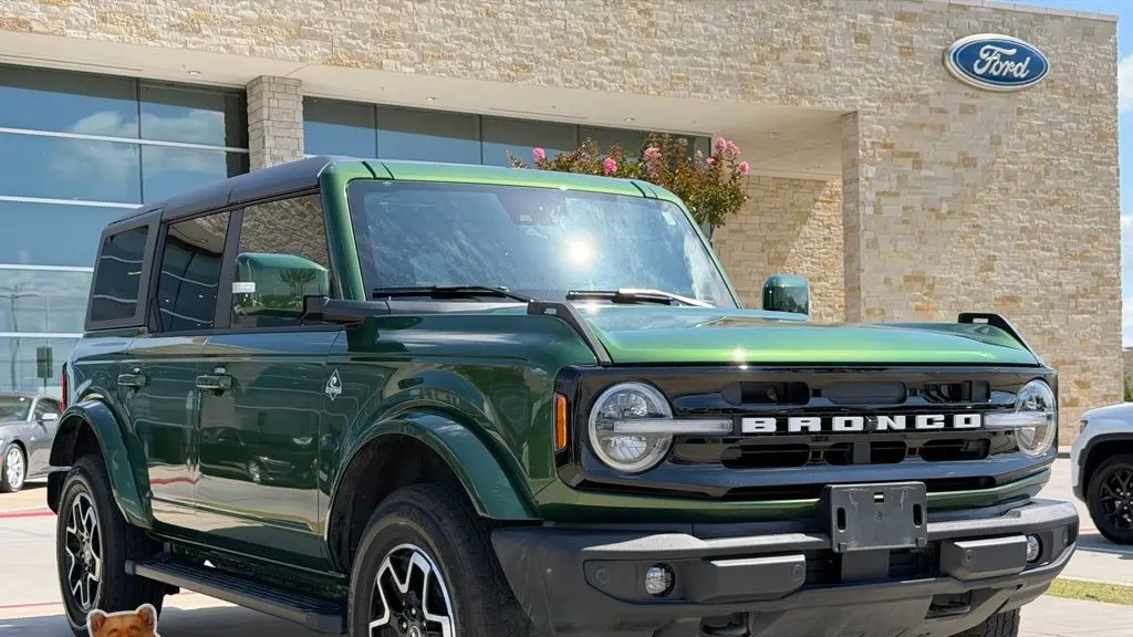 2024 Ford Bronco Outer Banks