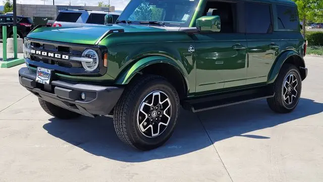 2025 Ford Bronco Outer Banks