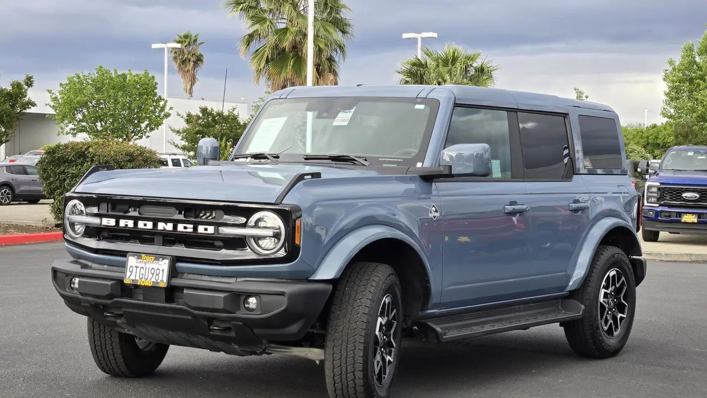 2025 Ford Bronco Outer Banks