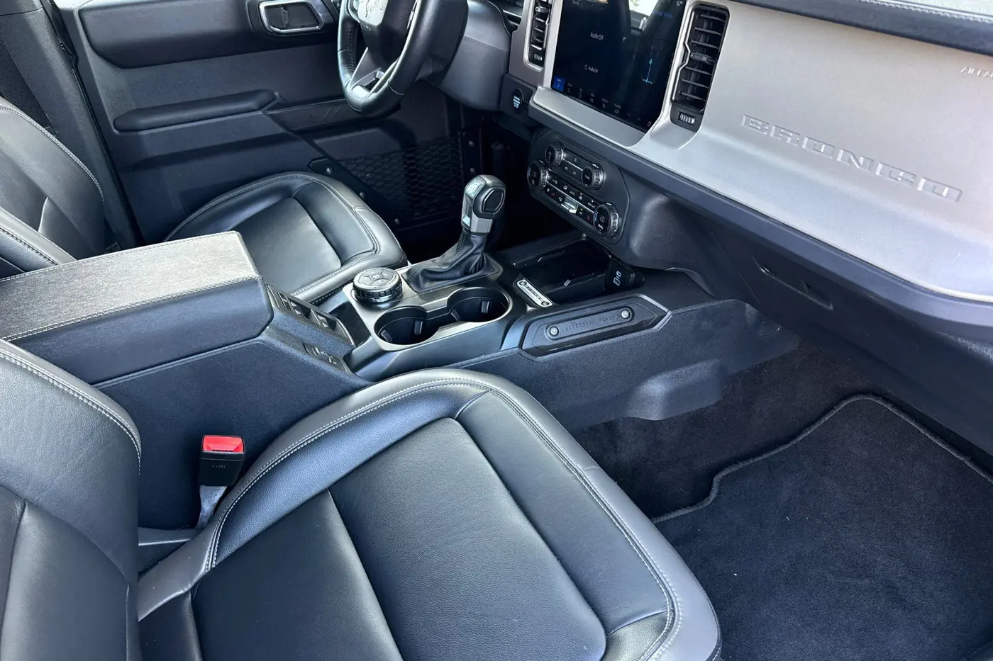 2025 Ford Bronco - $41,300