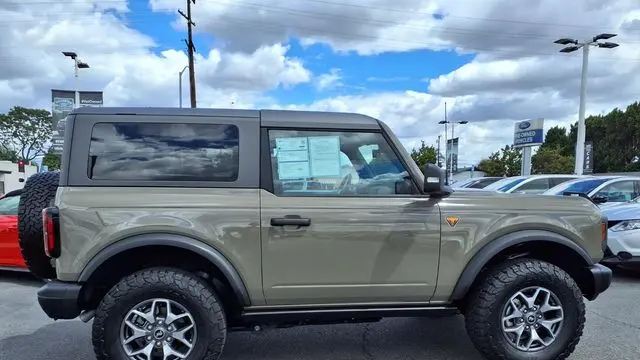 2025 Ford Bronco Badlands