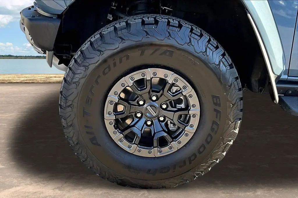 2025 Ford Bronco - $73,850