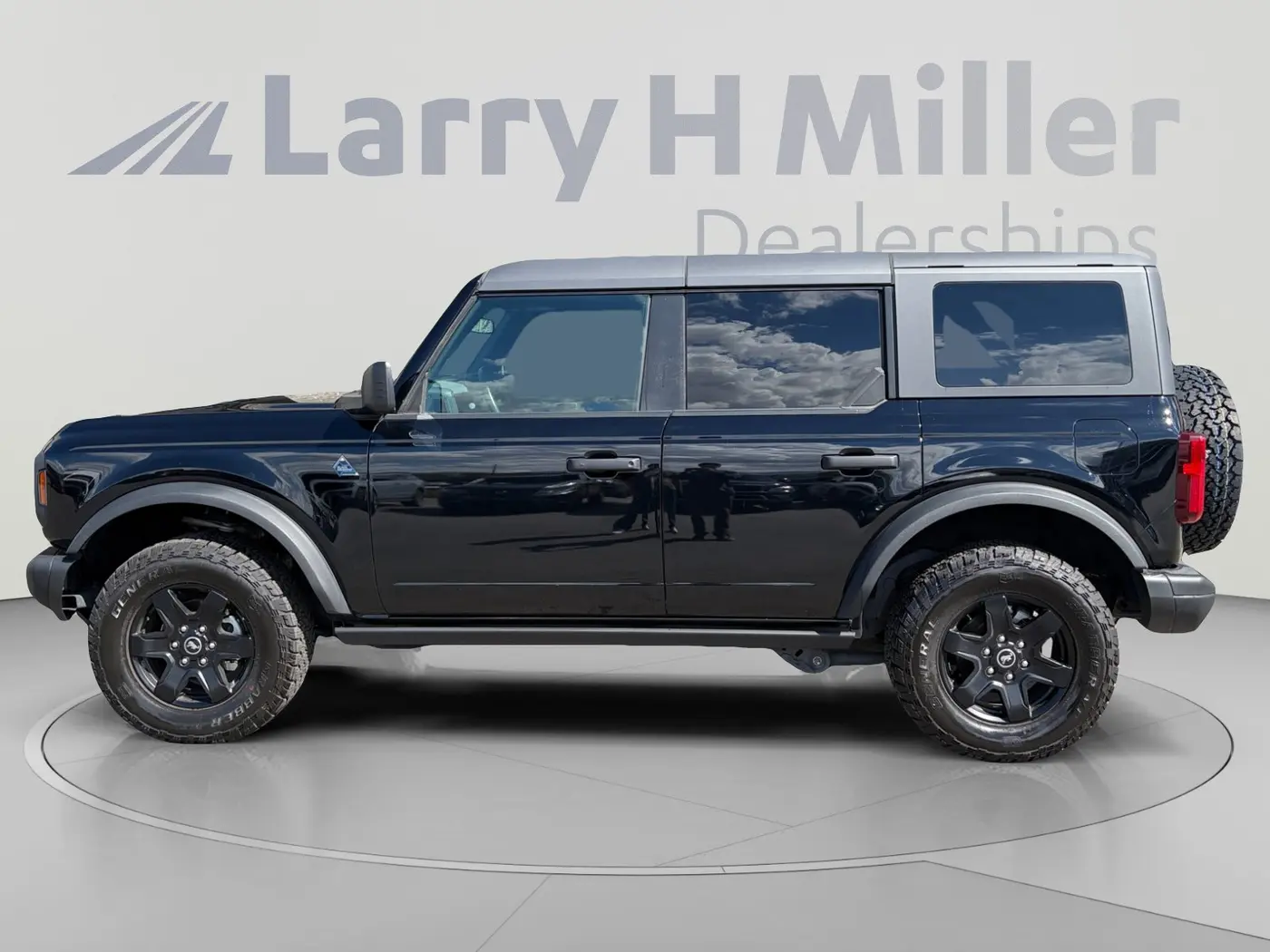 2024 Ford Bronco - $42,702