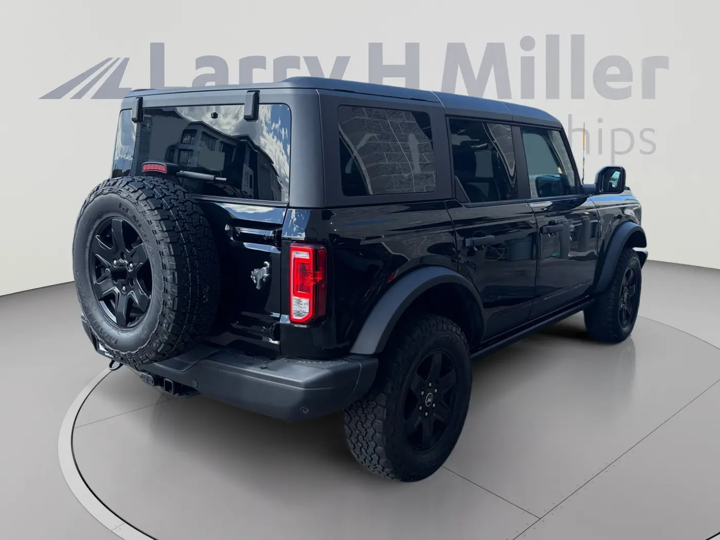 2024 Ford Bronco - $42,702
