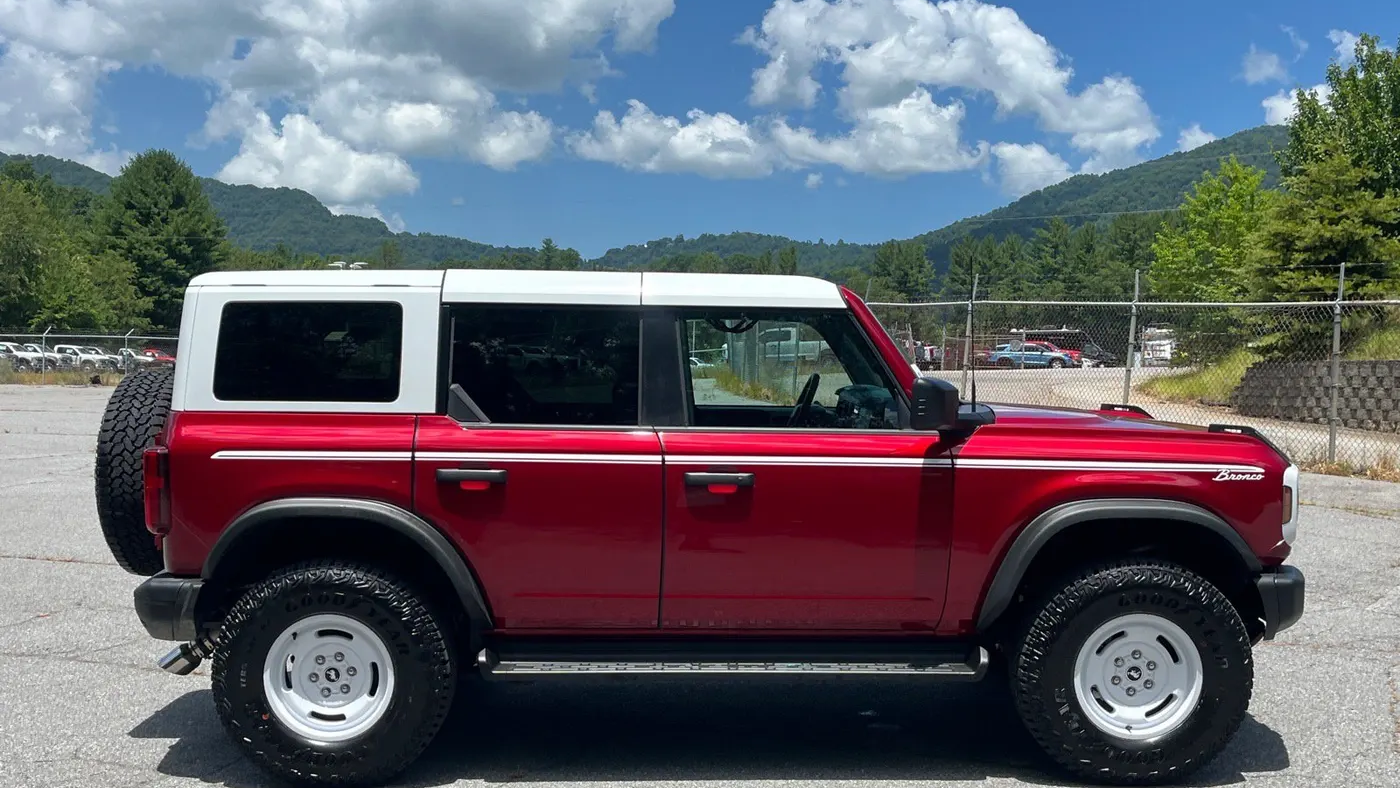 2025 Ford Bronco Heritage Edition