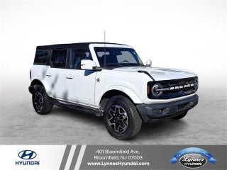 2022 Ford Bronco with Oxford White Exterior