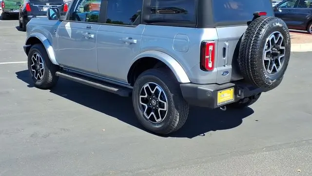 2021 Ford Bronco Base