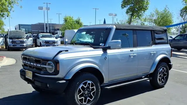 2021 Ford Bronco Base