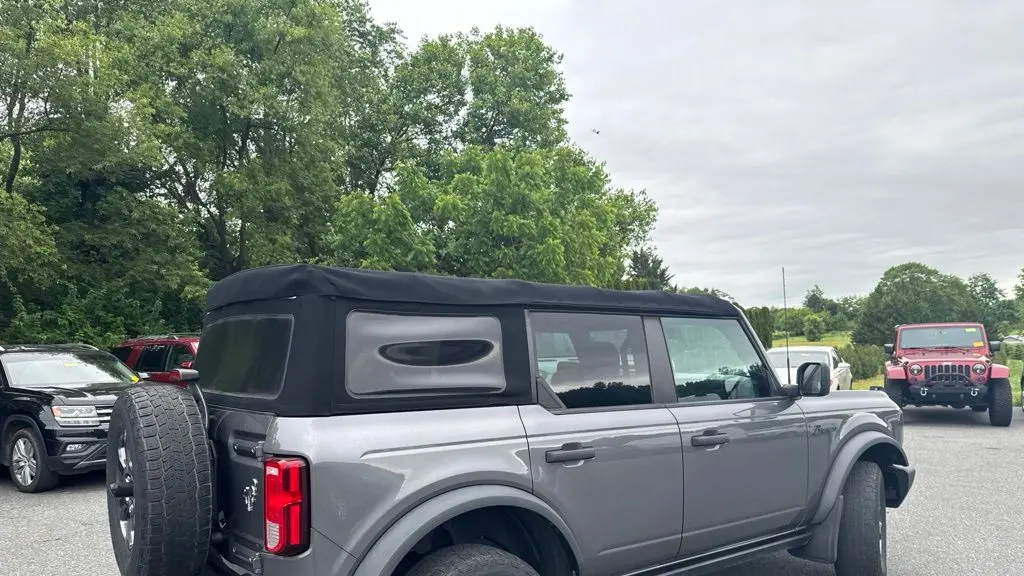 2021 Ford Bronco Base