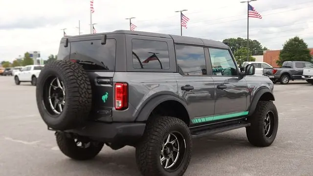 2022 Ford Bronco Base