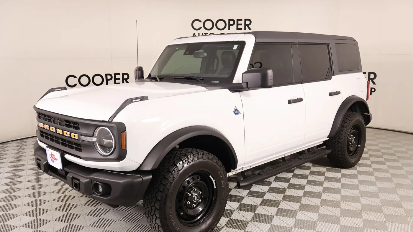 2023 Ford Bronco Base