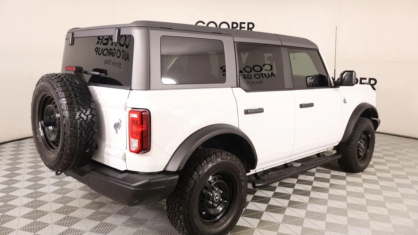 2023 Ford Bronco Base