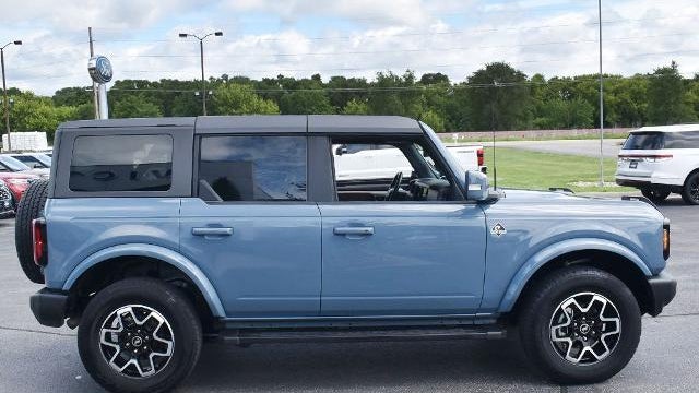 2023 Ford Bronco Base