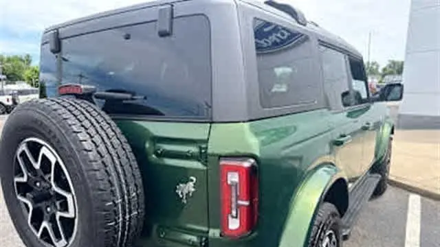 2023 Ford Bronco Base
