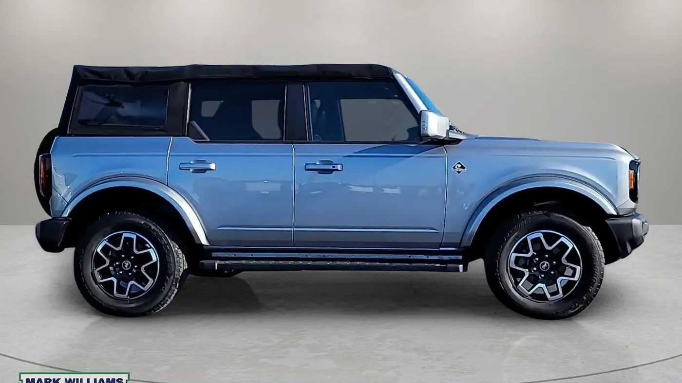 2023 Ford Bronco Base