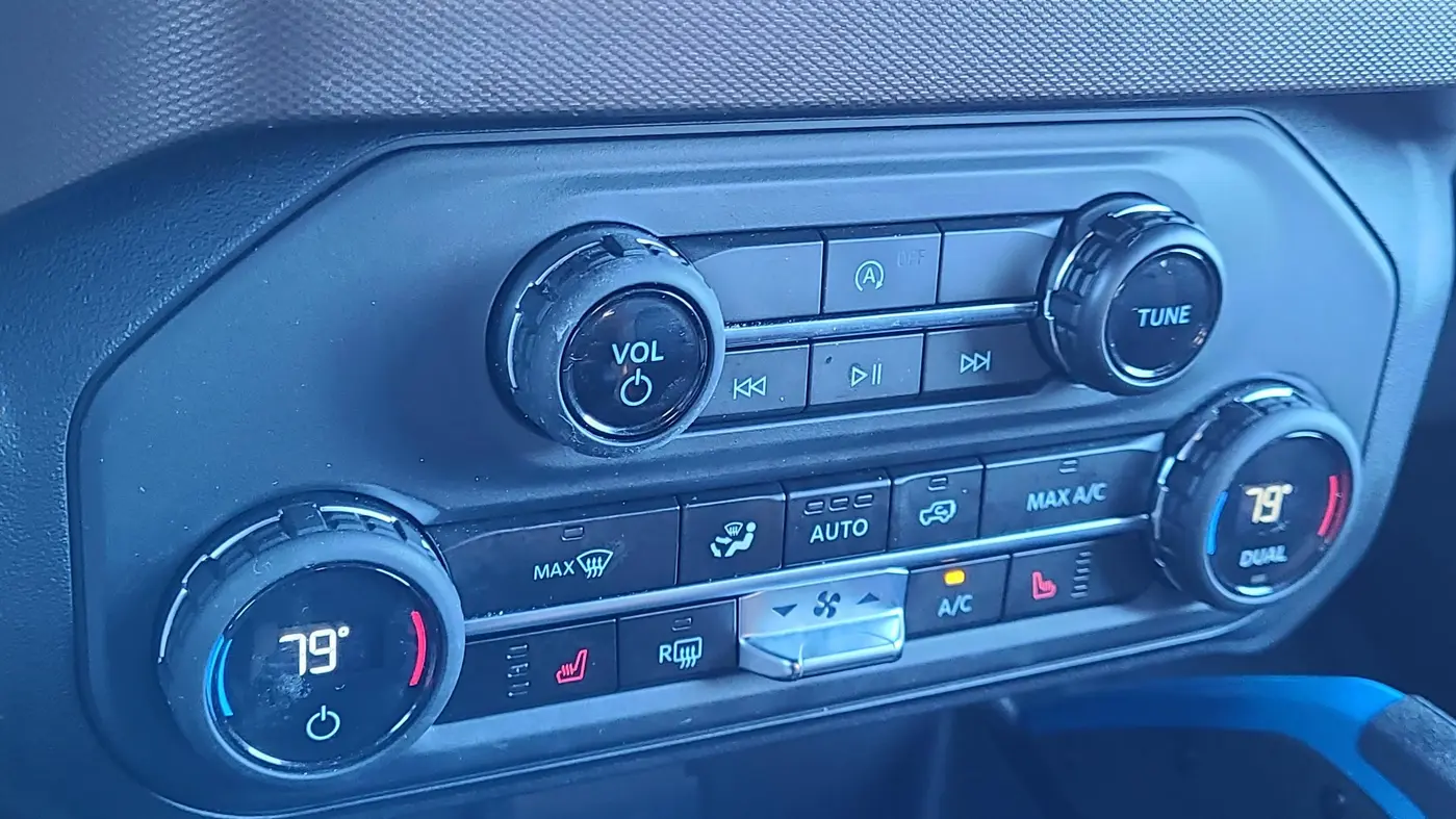 2023 Ford Bronco Base