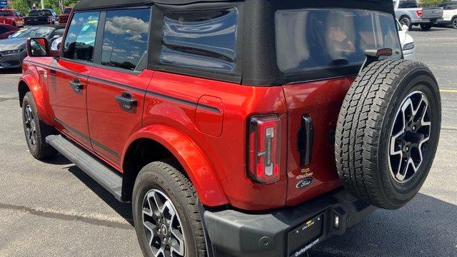2023 Ford Bronco Base