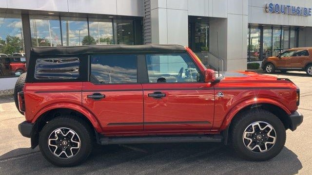 2023 Ford Bronco Base
