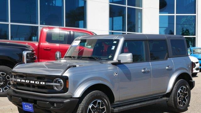 2023 Ford Bronco Base