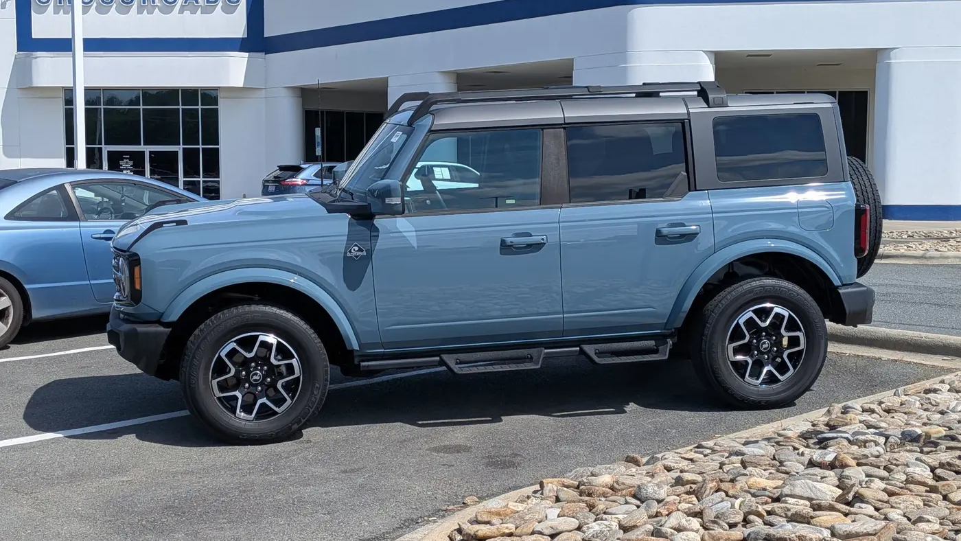 2023 Ford Bronco Base