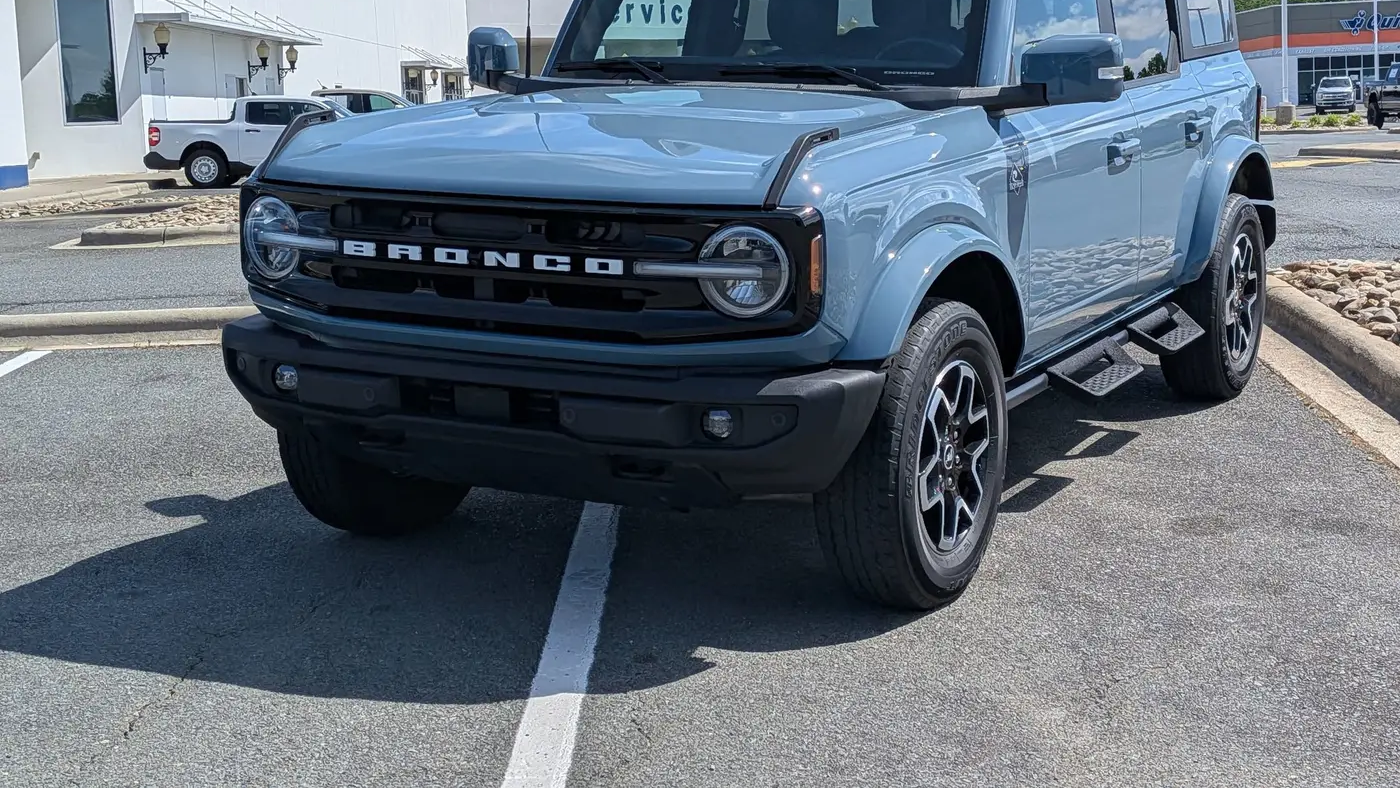 2023 Ford Bronco Base