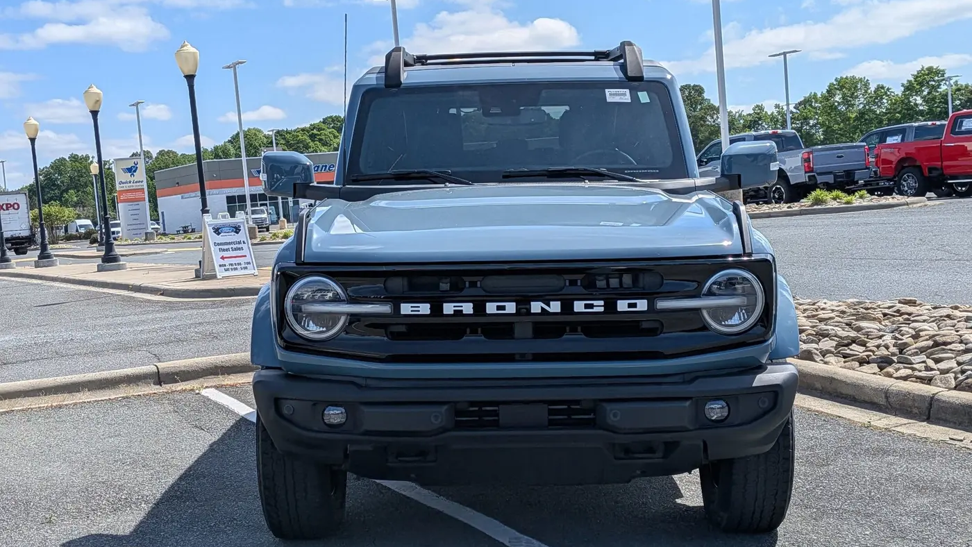 2023 Ford Bronco Base