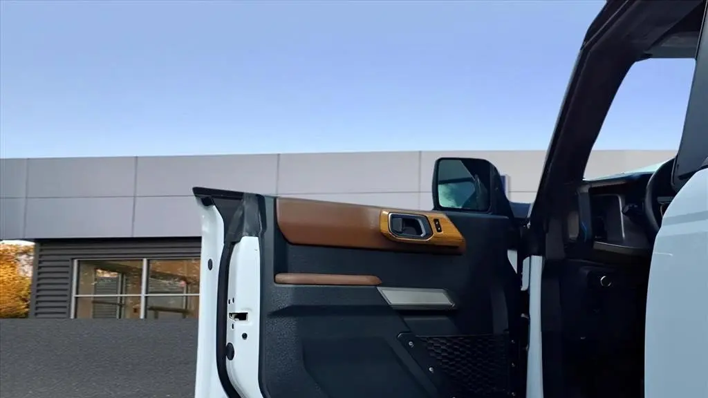 2023 Ford Bronco Base