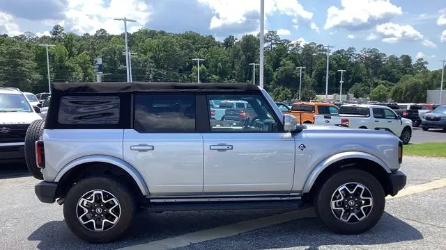 2021 Ford Bronco Base