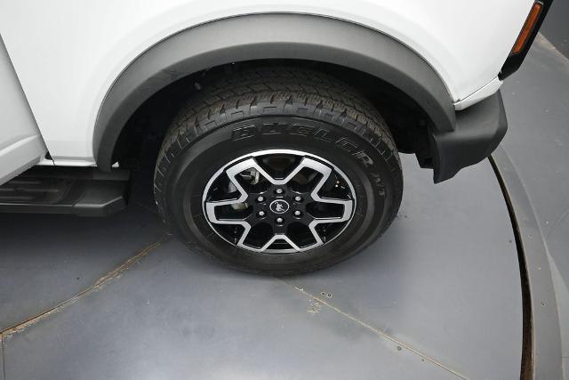2022 Ford Bronco - $32,998