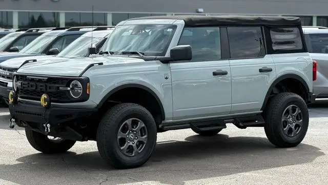 2023 Ford Bronco Base
