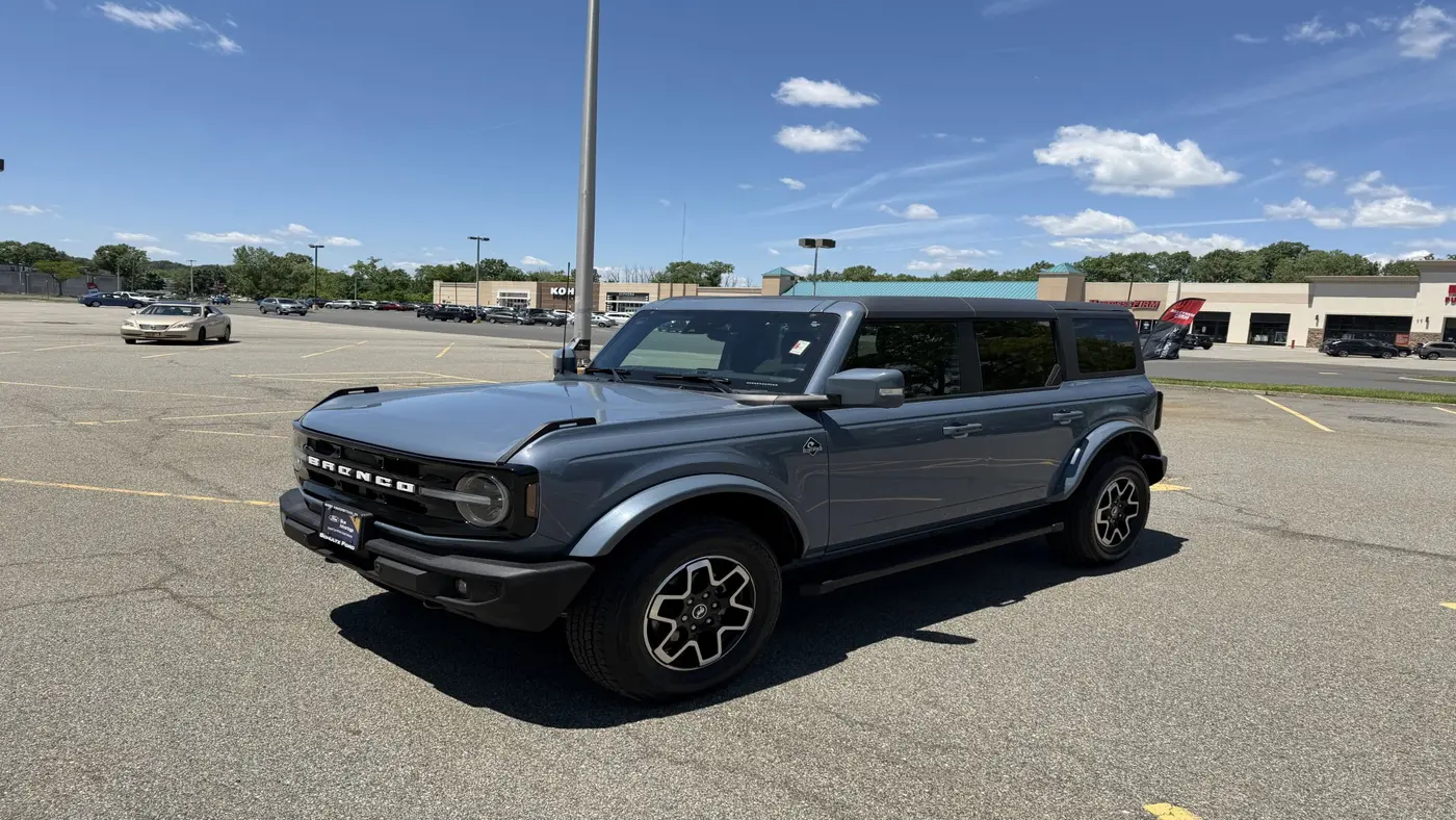 2023 Ford Bronco Base