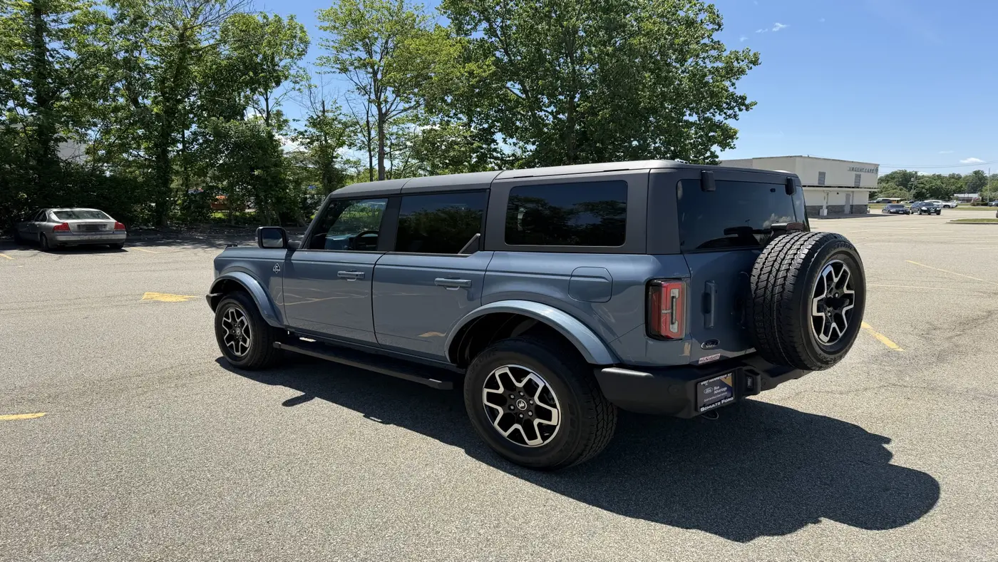 2023 Ford Bronco Base