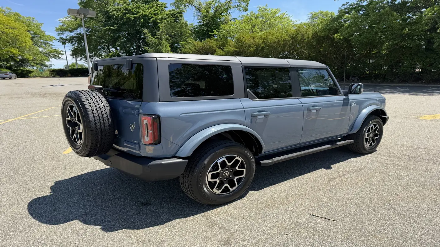 2023 Ford Bronco Base