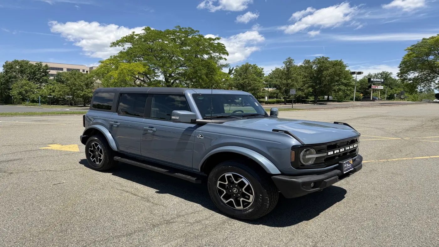 2023 Ford Bronco Base