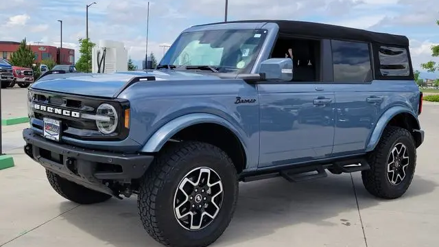 2023 Ford Bronco Base