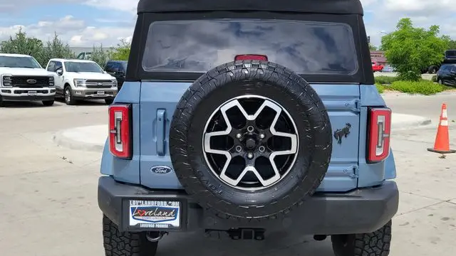 2023 Ford Bronco Base