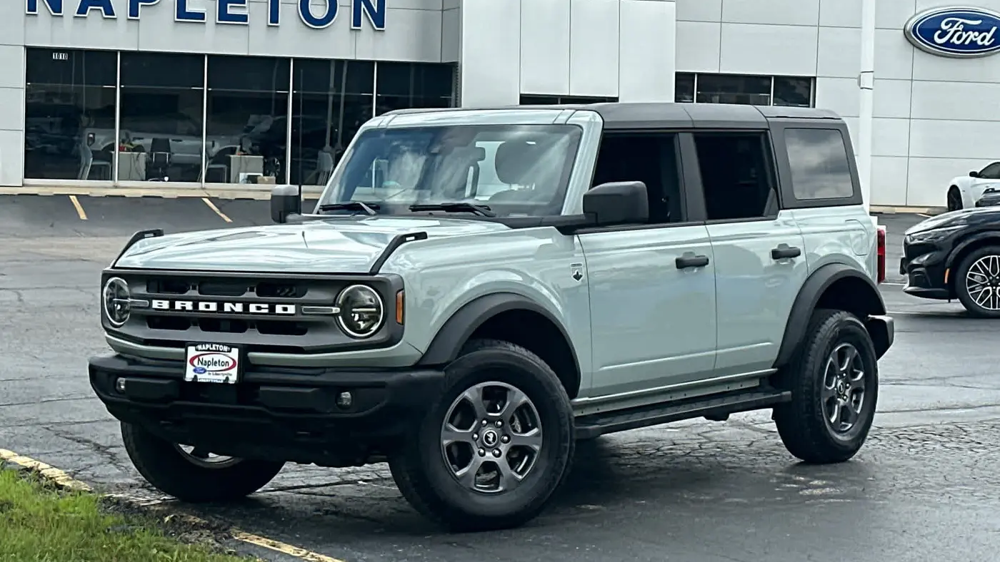 2023 Ford Bronco Base
