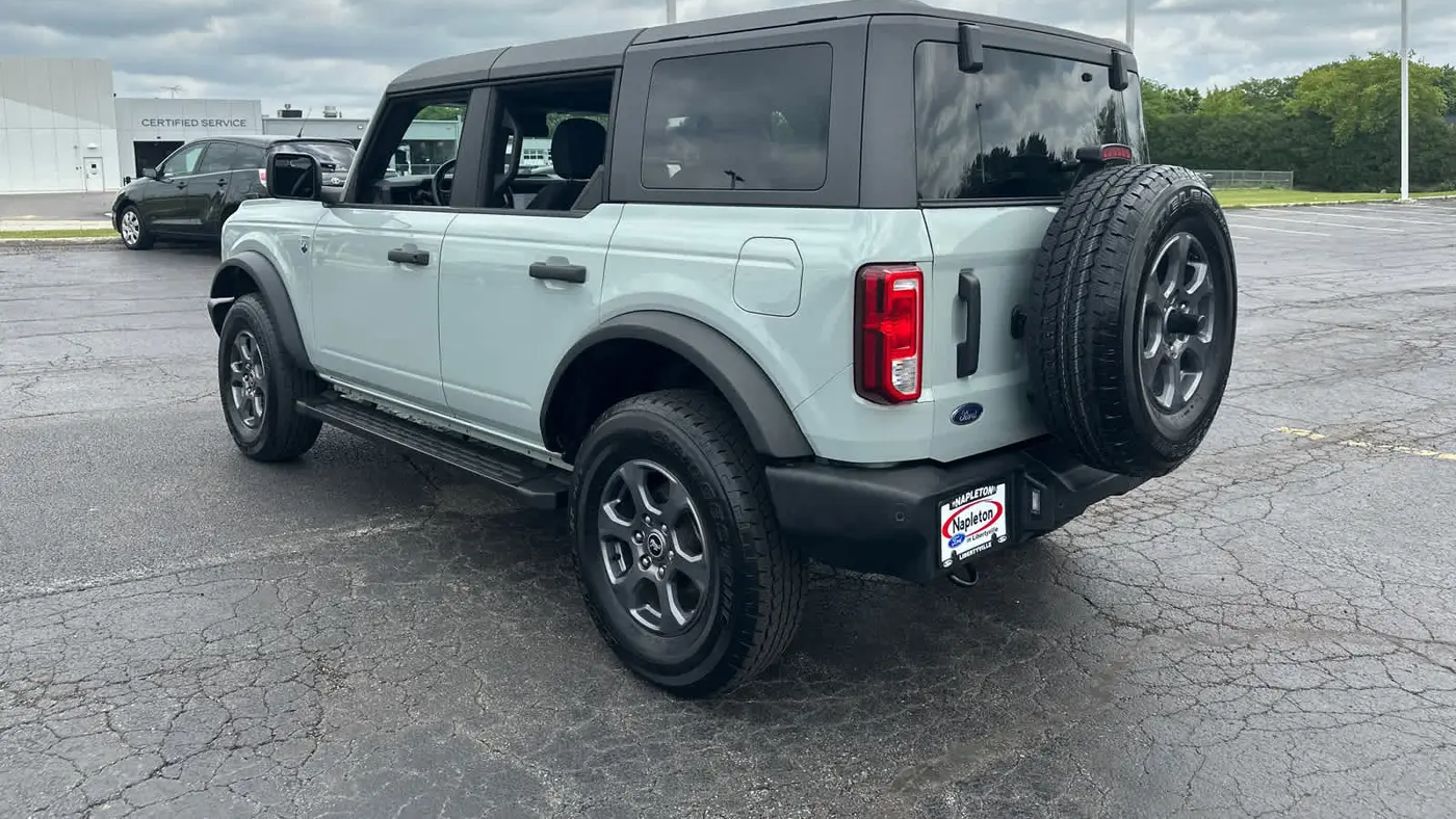 2023 Ford Bronco Base