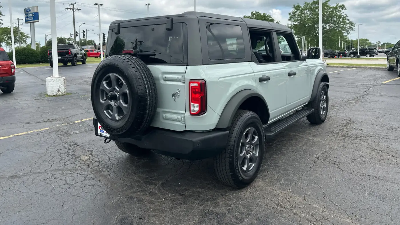 2023 Ford Bronco Base
