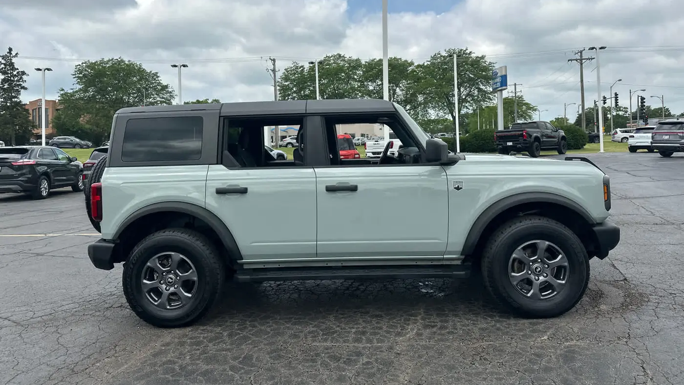 2023 Ford Bronco Base
