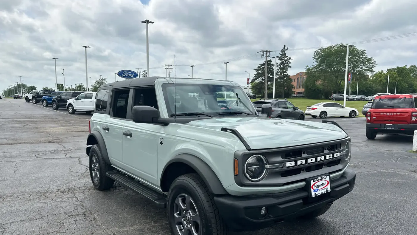 2023 Ford Bronco Base