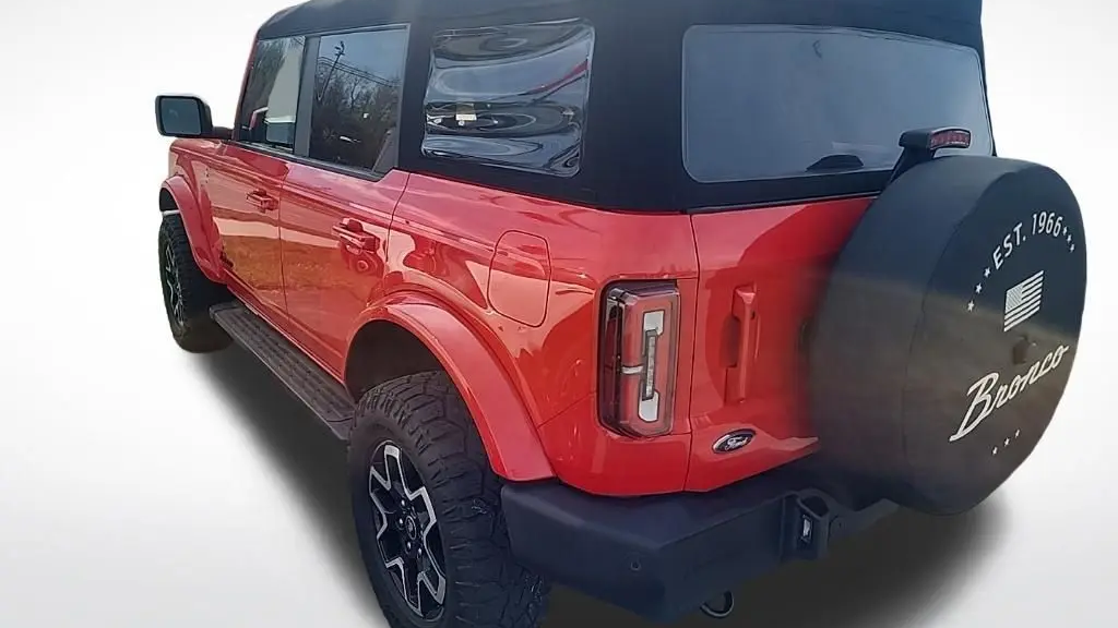 2023 Ford Bronco Base