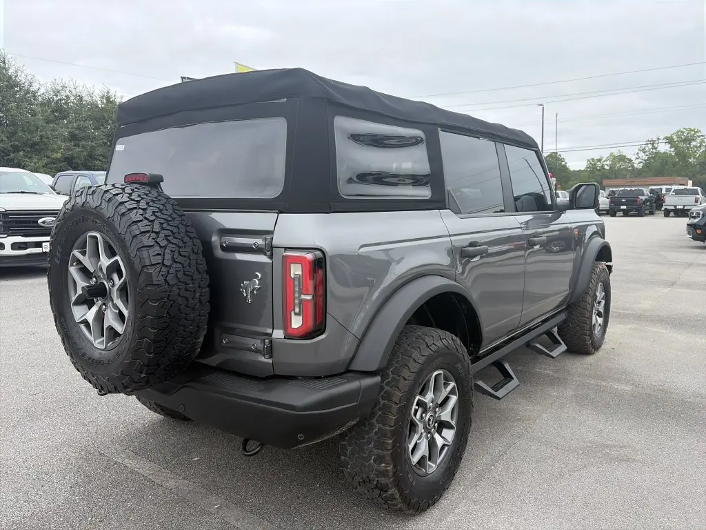 2021 Ford Bronco - $35,530