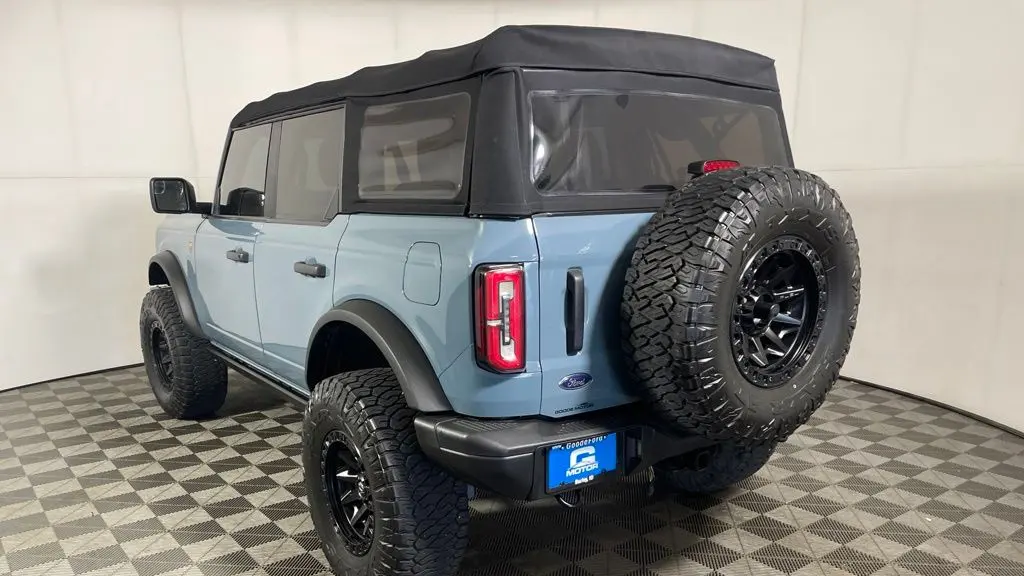 2022 Ford Bronco Base Advanced