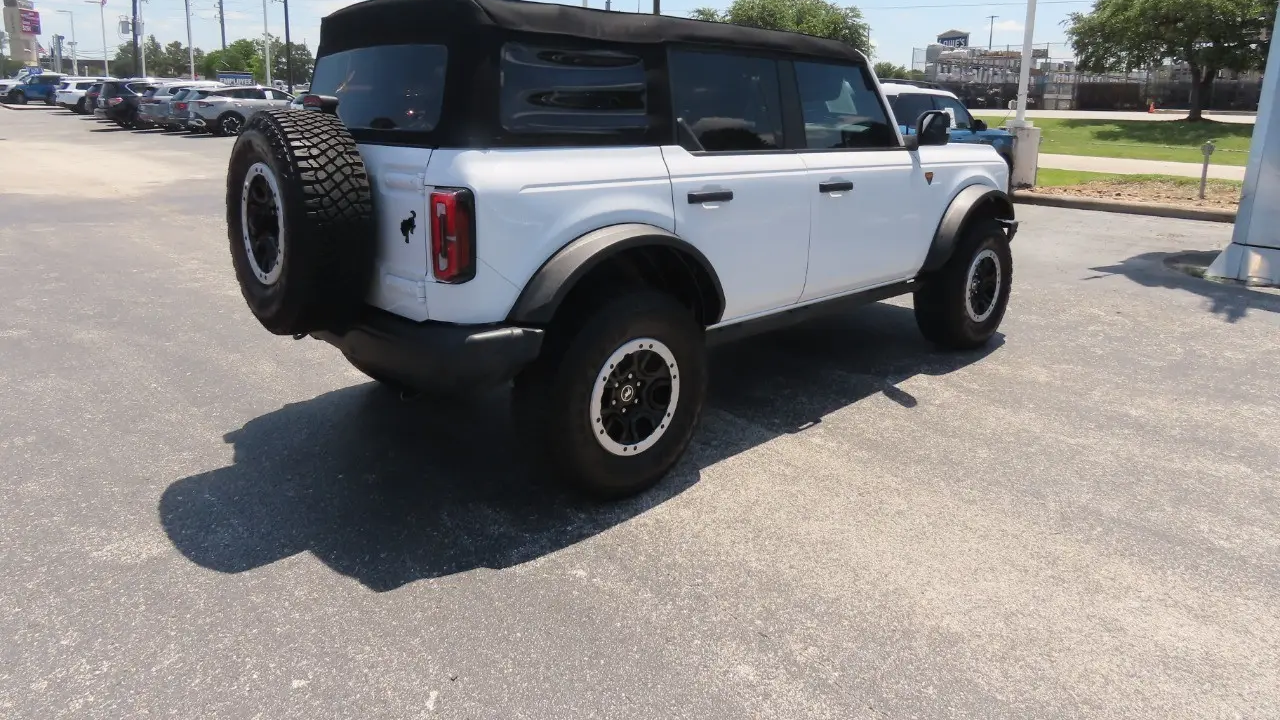 2023 Ford Bronco Base Advanced