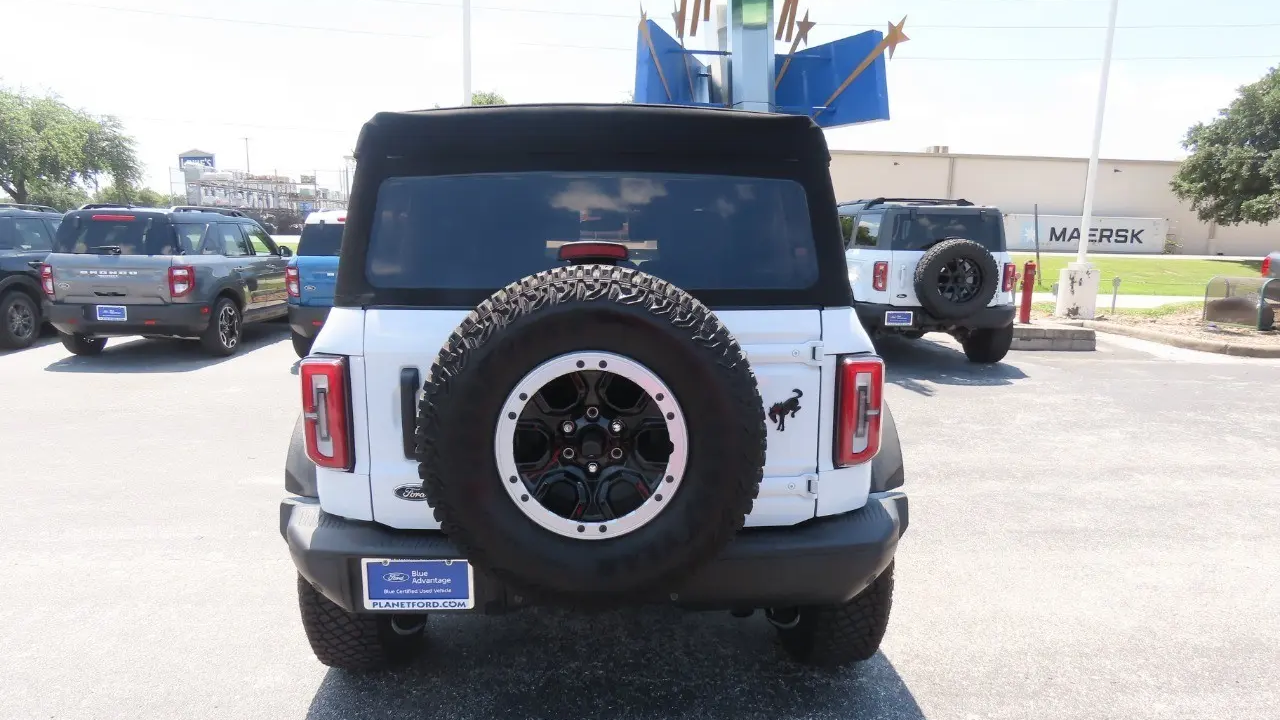 2023 Ford Bronco Base Advanced