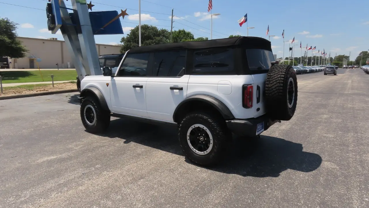 2023 Ford Bronco Base Advanced