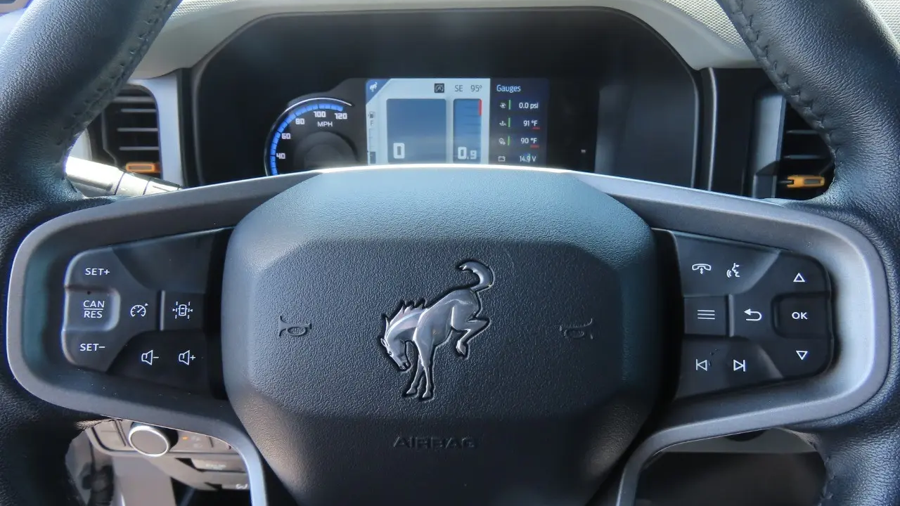 2023 Ford Bronco Base Advanced