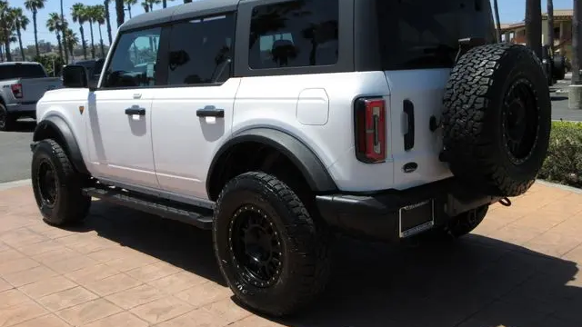 2023 Ford Bronco Base Advanced